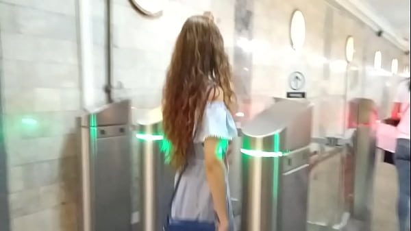 Bajo Falda 09