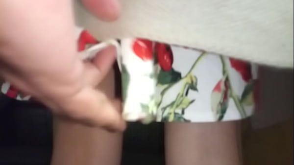 Bajo Falda 10
