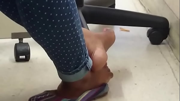 ebony babe resting her feet