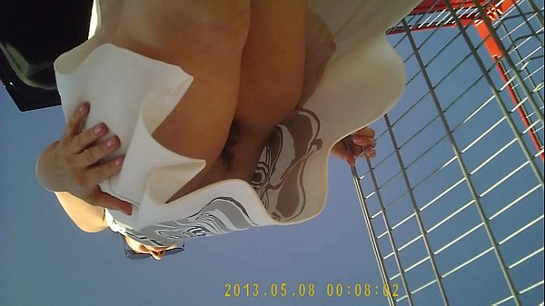 Hot Asian Upskirt Shopping No Panty