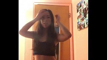 Asian Big Booty girl twerking