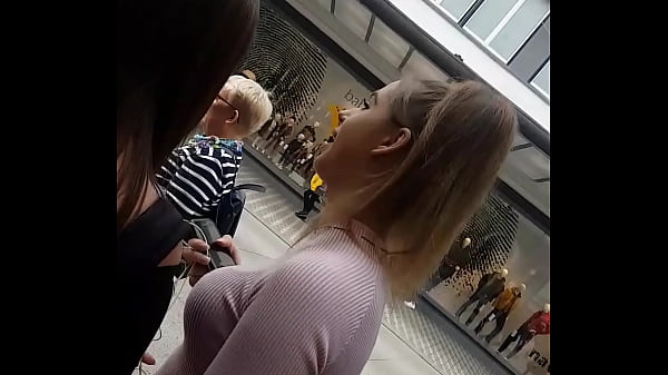 Hot candid teen ass in public