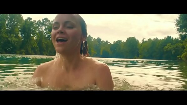Christina Ricci in Z – The Beginning of Everything (2015)