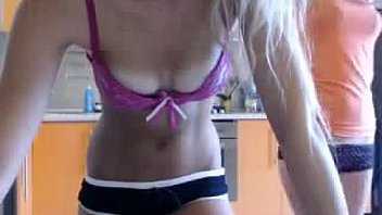 y. pussy play with dildo on webcam teencamsexxx.com