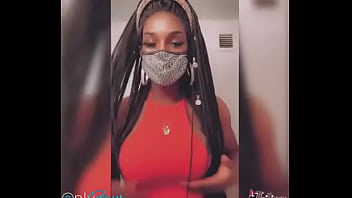 Ebony Teen’s Titts Pop Out on Live!